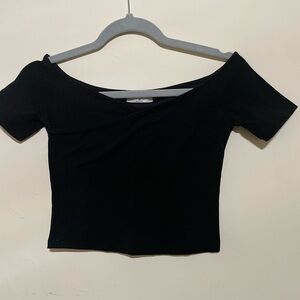 Babaton Elegant Black Off-Shoulder Top
